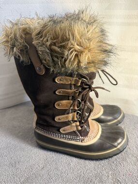 Sorel Joan Of Arctic Brown Suede w/ Faux-Fur Trim Winter Lace-Up Duck Boots